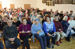 Zájemci o přednášku obsadili všechna místa sálu Alšovky.