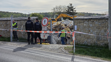 Přístup na pozemek byl zahrazen.