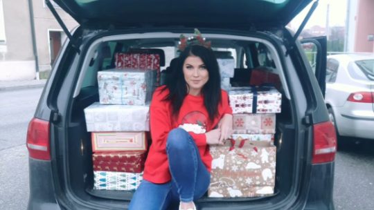 Když obyčejná krabice mění Vánoce, začíná tradiční sbírka