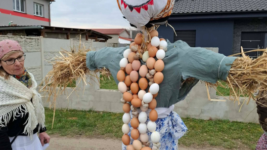 Obnovená tradice vynášení Morany přinesla radost i symbolický konec zimy