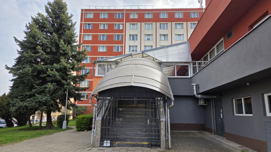 Kriminalisté vyšetřují brutální vraždu na ubytovně ve Znojmě