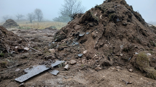 V Podyjí odkryli zapomenutou skládku z dob socialismu