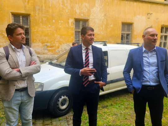 Zmatek kolem hotelu v Louce: Město mluví jinak než investor