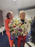 Magda Vašáryová (vpravo) s Annou Klejdusovou, majitelkou kliniky AK DENT, kde se akce konala.