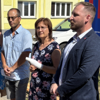 Slavnostního otevření se zúčastnili lukovský starosta Marek Langer, předsedkyně představenstva moravskokrumlovské Jednoty Lenka Dřevová a krajský zastupitel Marek Sovka.