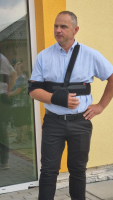 Želetický starosta Milan Choura přišel na slavnost s ortézou.
