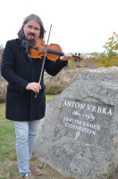 Jiří Ludvík zahrál několik písní.