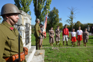 Čestnou stráž drželi s vojáky také Sokolové.