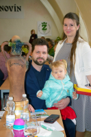 Radovan Kovařík s rodinou, jehož Ryzlink rýnský 2025 se stal Šampionem výstavy.