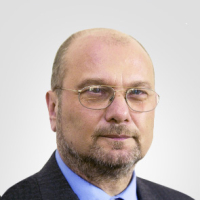 MUDr. Milan Špaček v dobách své senátorské kariery (rok 2005). Zdroj: Senát PČR