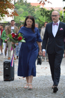 Jako první položili květiny místostarostka Bohumila Beranová a starosta František Koudela.