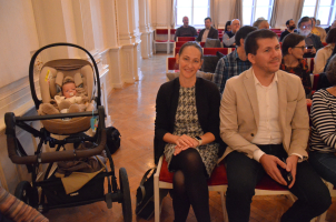 Čtyřicetiminutové povídání o knize desetitýdenní Kateřina Malačková zvládla. Na snímku s rodiči Lenkou Koprovou a Jakubem Malačkou. foto: -MEM-