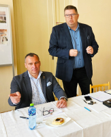 Starosta Miroslavi Martin Plechatý a senátor Tomáš Třetina.