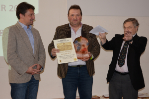 Jako nejlepší červené víno zahraničního producenta bylo vyhodnoceno rodinné vinařství Honsig, Platt