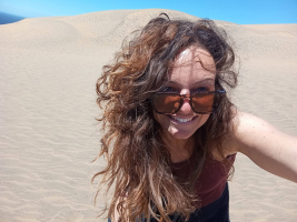 Michaela a písečné duny u Viña del Mar v Chile