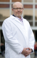 Ministr zdravotnictví Vlastimil Válek.