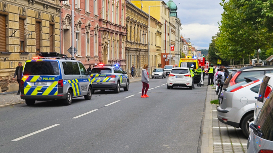 Ve Znojmě auto srazilo dítě, utrpělo lehké zranění