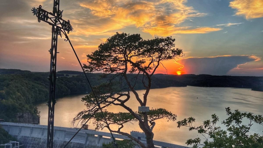 Tajemství Claryho kříže, bylo všechno jinak?