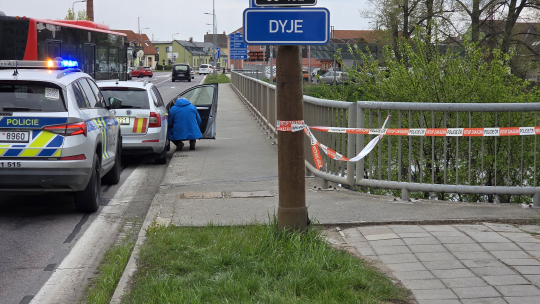 Utonulý pod mostem v ulici Dukelských bojovníků: policie vyloučila cizí zavinění