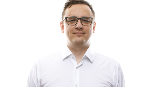 Těžko lze očekávat, že kdo nic nezveřejňuje v kampani, bude se na radnici chovat jinak, říká analytik Transparency International Marek Chromý