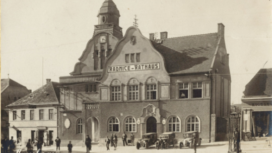 Ve slámě pod střechou našli rukopis starý téměř sto let