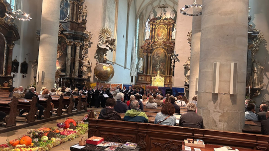 Pěvecké sdružení Vítězslava Nováka rozeznělo při vinobraní kostel sv. Mikuláše