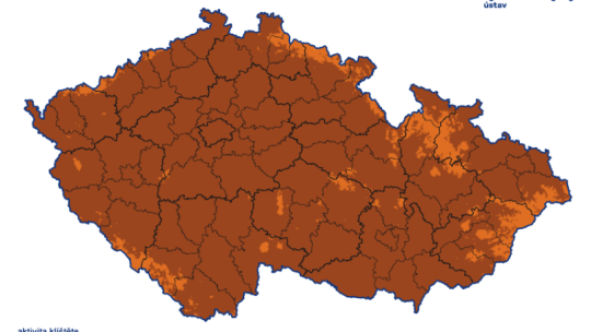 Klíšťata útočí s mimořádnou intenzitou, odborníci varují před encefalitidou