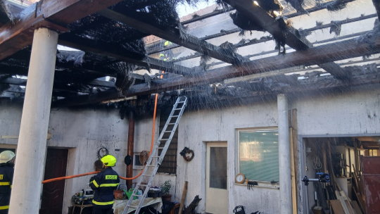 Požár pergoly v Olbramkostele způsobila nedbalost při kouření