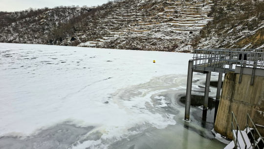 Znečištění dosáhlo hráze Znojemské přehrady. Úpravna vody byla preventivně odstavena
