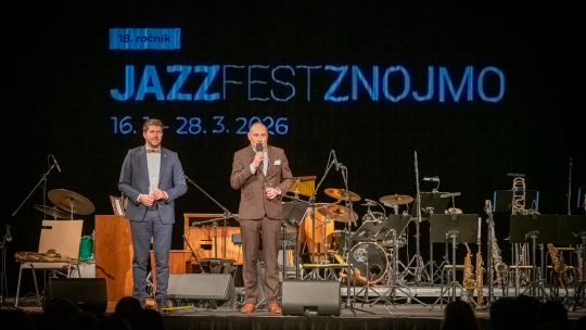 Jízdárna v Louce se nadechla, zahájila nový život hudbou