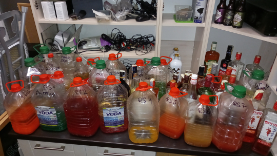 Bar odmítá nelegální výrobu alkoholu: Šlo o míchané drinky, tvrdí majitel