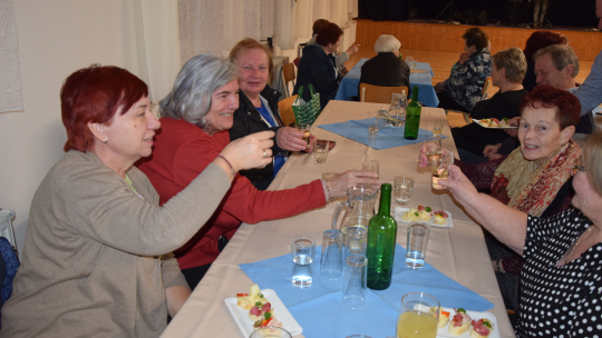 Společenský večer v Dobšicích připomněl Mezinárodní den žen