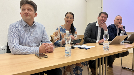 Parkování dusí centrum Znojma, shodli se podnikatelé s radnicí