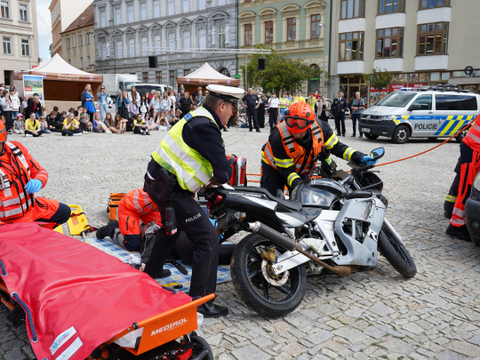 Den bez úrazu ve Znojmě ukázal dětem práci záchranářů, hasičů i policistů
