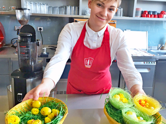 Bar na Přímce láká nejen předválečnými cenami, ale také vlídnou profesionalitou