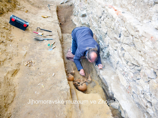 Záchranný archeologický výzkum u kostela Nanebevzetí Panny Marie v Tasovicích