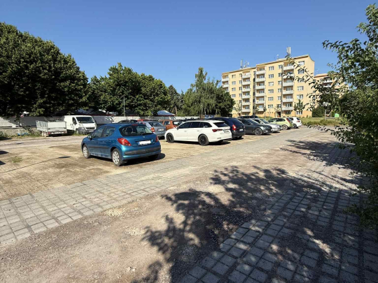5001ebcb-parkoviste-prazska-1.jpeg