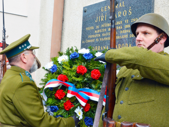 Vzpomínka na generála Jiřího Jaroše proběhla téměř bez zájmu
