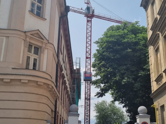 Měly bitcoiny zaplatit nečekaně rychlou výměnu oken na okresním soudu?
