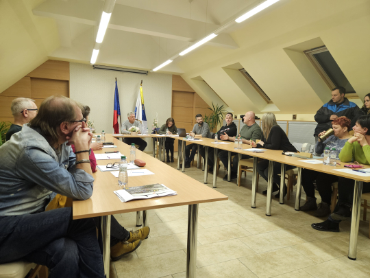 Klienti z Emina zámku se mají přesunout do centra Šanova. Někteří občané jsou proti