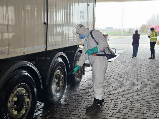 Farmáři žijí v nejistotě, hrozba slintavky trvá