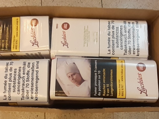 Jihomoravští celníci odhalili tisíce nelegálních cigaret a kilogramy tabáku