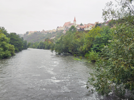 Znojmu zatím bezprostřední nebezpečí kvůli extrémním dešťům nehrozí, pytlů s pískem je dostatek