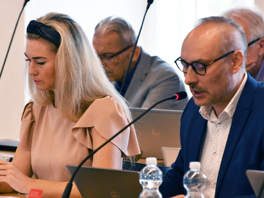 Zastupitelé dnes projednají řadu klíčových bodů