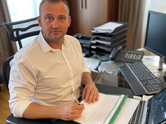 Konec pochybnostem: Jan Grois titul bakaláře má!