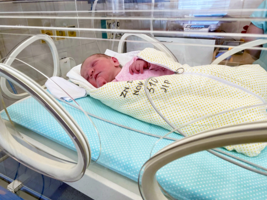 Do babyboxu u znojemské nemocnice někdo odložil novorozenou holčičku