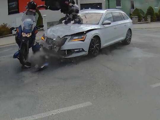 Motorkáři zahajují sezónu, policie varuje před riziky jarních silnic