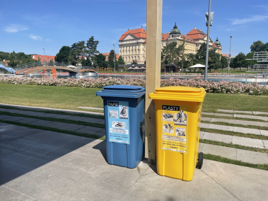 Znojmo nově třídí odpad na koupališti a na hřbitovech