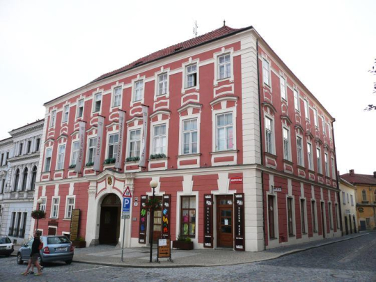 Mládeži do 15 let nepřístupno!