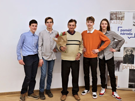 Šest statečných promluvilo